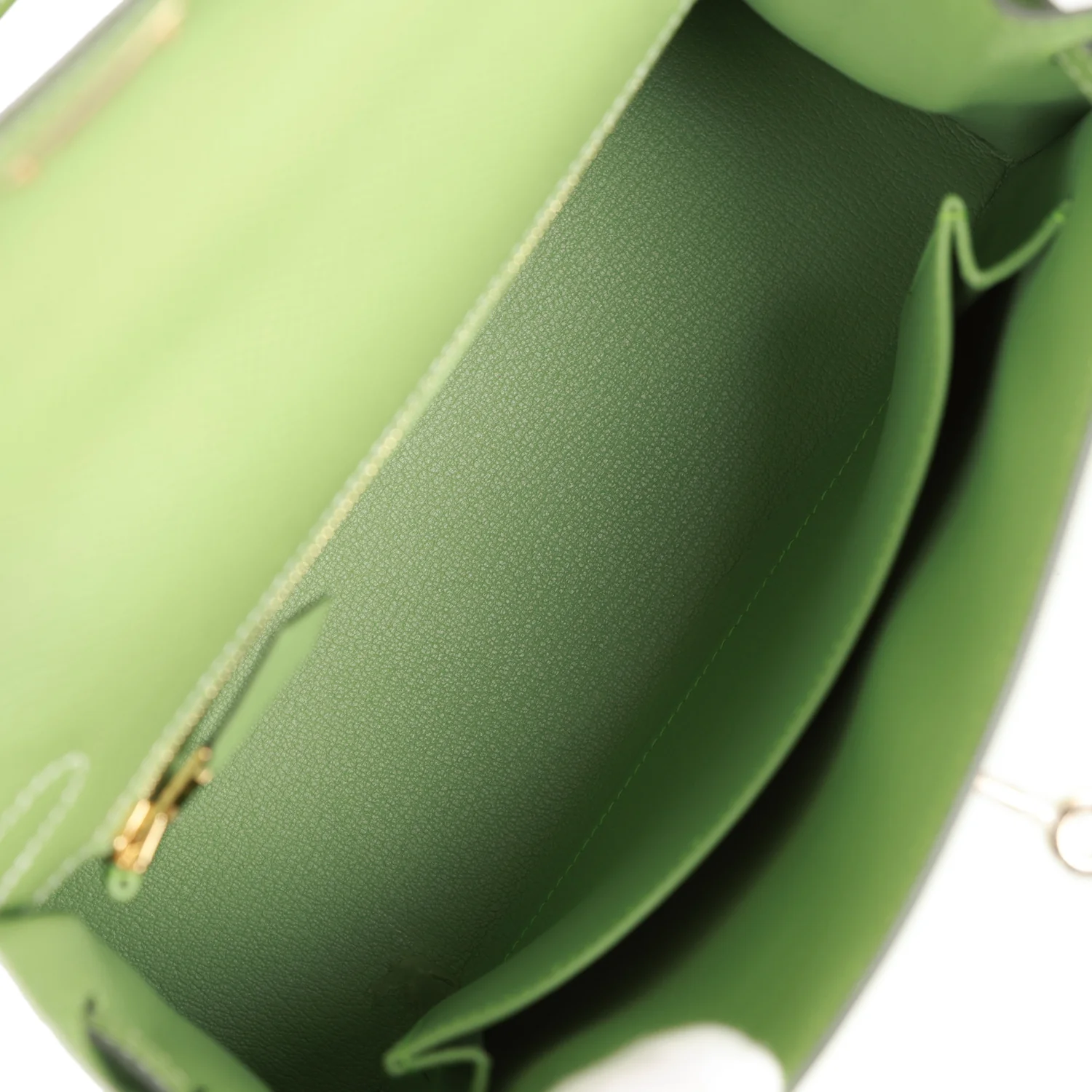 Hermès Special Order Kelly Sellier 25 - Vert Criquet Epsom, Permabrass Hardware 4 Hermès Special Order Kelly Sellier 25 - Vert Criquet Epsom, Permabrass Hardware - Image 4