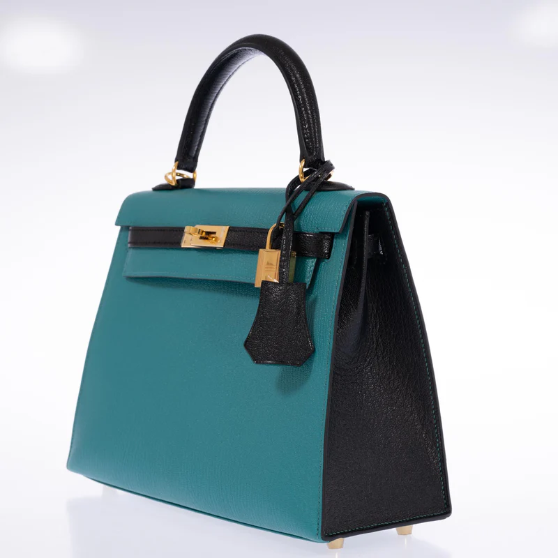 Hermès Kelly 25 Sellier HSS Blue Paon & Black Chevre - Gold Hardware 4 Hermès Kelly 25 Sellier HSS Blue Paon & Black Chevre - Gold Hardware - Image 4