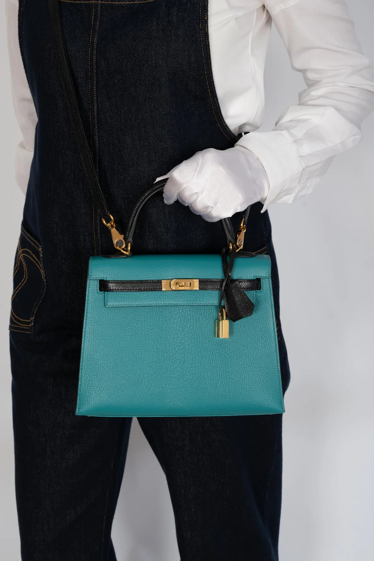 Hermès Kelly 25 Sellier HSS Blue Paon & Black Chevre - Gold Hardware 3 Hermès Kelly 25 Sellier HSS Blue Paon & Black Chevre - Gold Hardware - Image 3