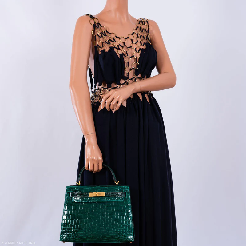 Hermès Kelly 28 Sellier: Emerald Crocodile, Brushed Gold Hardware 6 Hermès Kelly 28 Sellier: Emerald Crocodile, Brushed Gold Hardware - Image 6