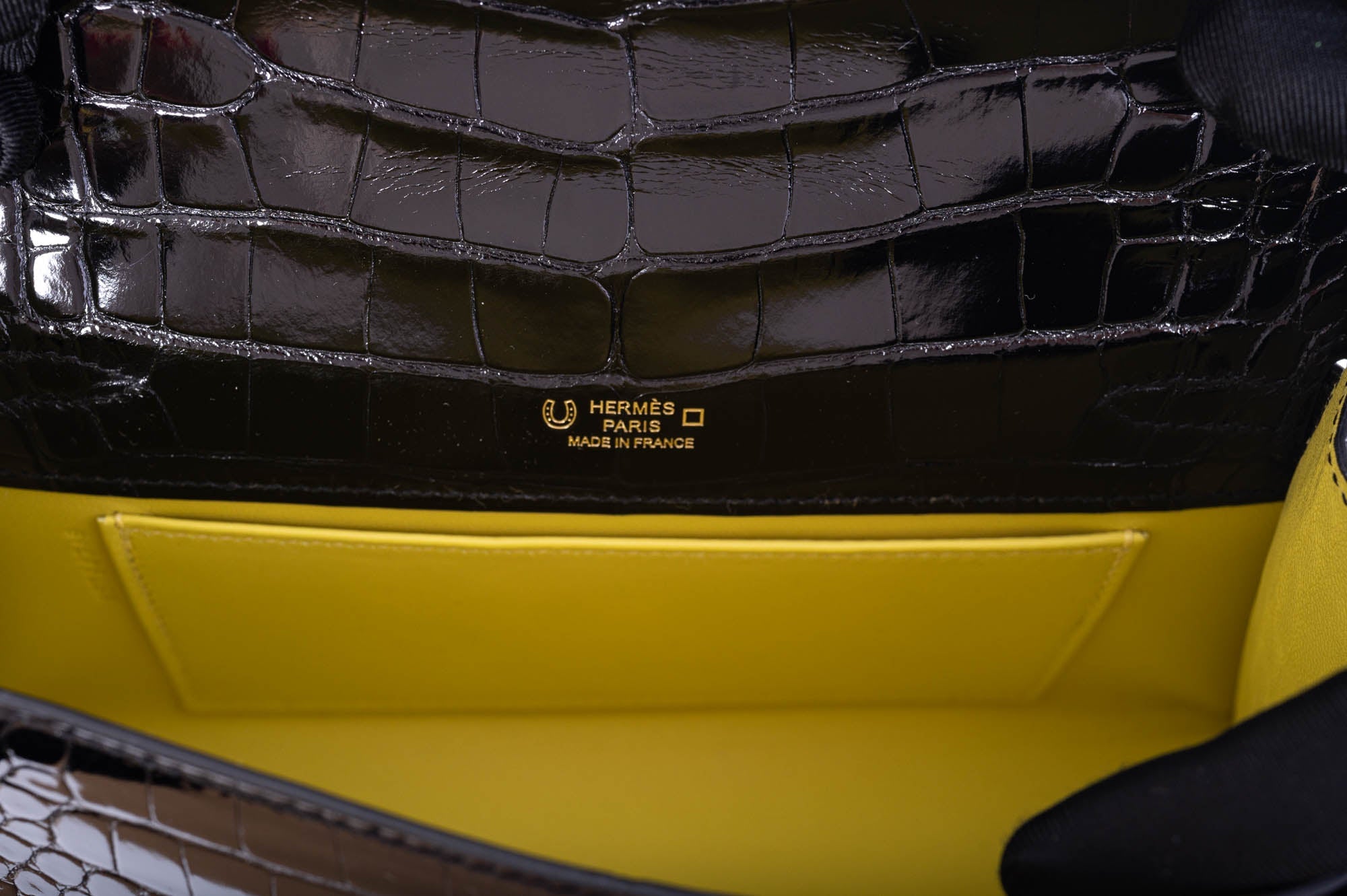 Hermès Kelly Pochette: Black Alligator, Lime Interior, Champagne Hardware 5 Hermès Kelly Pochette: Black Alligator, Lime Interior, Champagne Hardware - Image 5